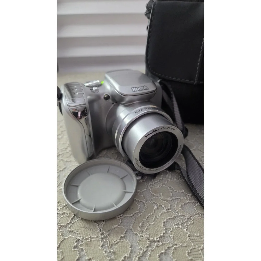 Kodak EasyShare Z612 Digital Camera 12X Zoom - Chargers & SD Card - Fully Tested